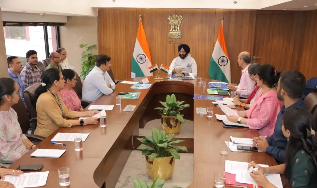 How is Delhi Minister Manjinder Singh Sirsa Commemorating World Ozone Day?