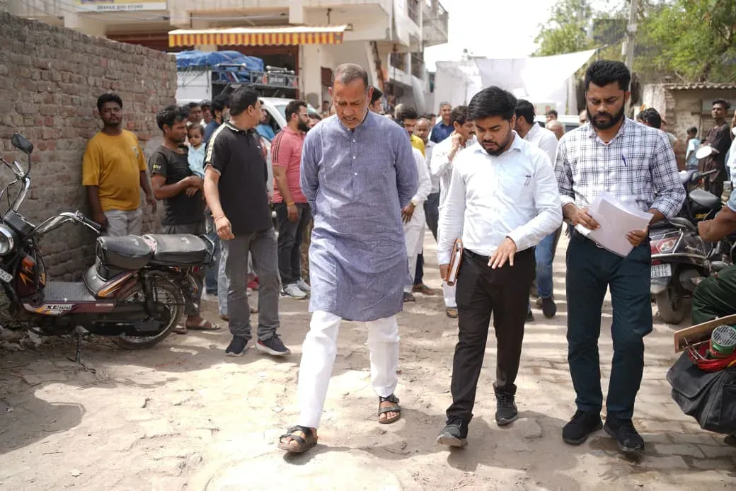 Delhi Minister Ravinder Indraj Singh lays ₹18 crore drain foundation in Bawana