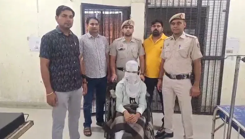 दिल्ली मर्डर केस: वेलकम थाना पुलिस ने मुठभेड़ में फरार आरोपी को दबोचा, सेमी-ऑटोमैटिक पिस्टल बरामद