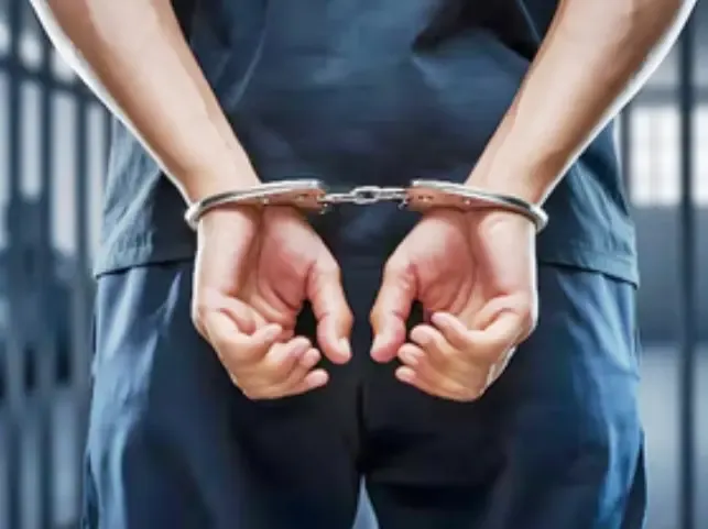 दिल्ली: साले पर चाकू से हमले का आरोपी पकड़ा गया, पीड़ित का इलाज के दौरान निधन