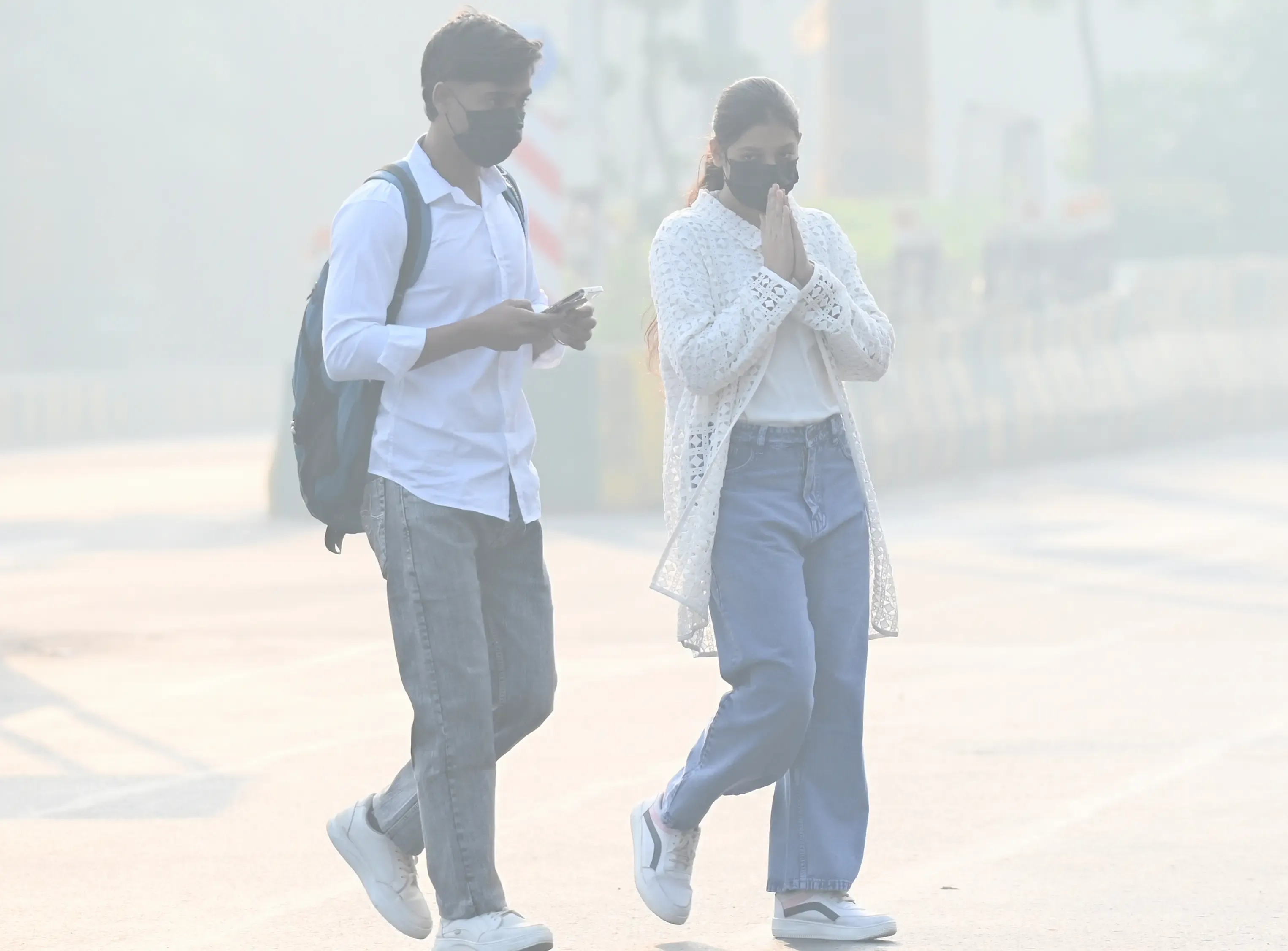 क्या दिल्ली-एनसीआर में बढ़ता प्रदूषण स्वास्थ्य संकट बन रहा है, एक्यूआई 400 के पार?