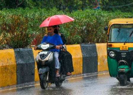 दिल्ली-एनसीआर में बारिश और तेज हवाओं का येलो अलर्ट, पूरे सप्ताह गर्मी से राहत के संकेत