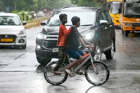 दिल्ली एनसीआर में इस हफ्ते हो सकती है गरज चमक के साथ बारिश, मौसम विभाग का येलो अलर्ट है जारी