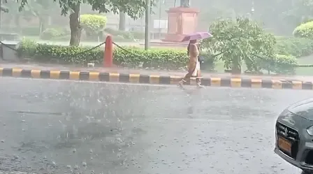 दिल्ली-एनसीआर में झमाझम बारिश, ऑरेंज अलर्ट जारी 