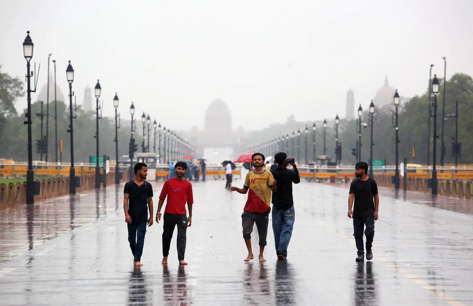 दिल्ली-एनसीआर में 11 से 14 सितंबर तक बारिश का अनुमान, तापमान 30°C तक लुढ़केगा