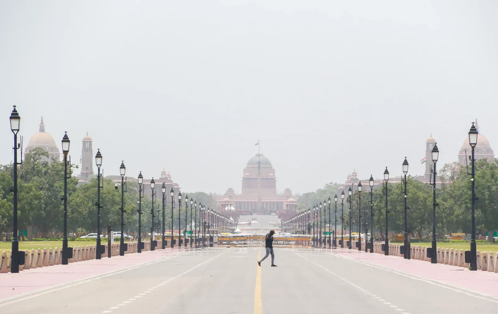 दिल्ली-एनसीआर में मॉनसून की दस्तक: 2 जुलाई तक तापमान 33°C तक गिरेगा, IMD ने जारी किया अलर्ट