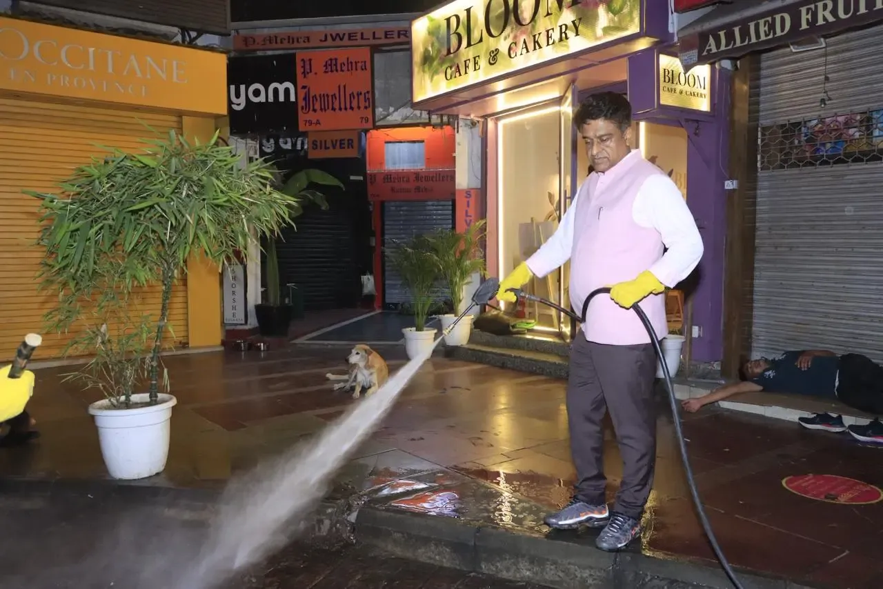 NDMC V-C Chahal reviews monsoon waterlogging prep, inspects Khan Market night ops