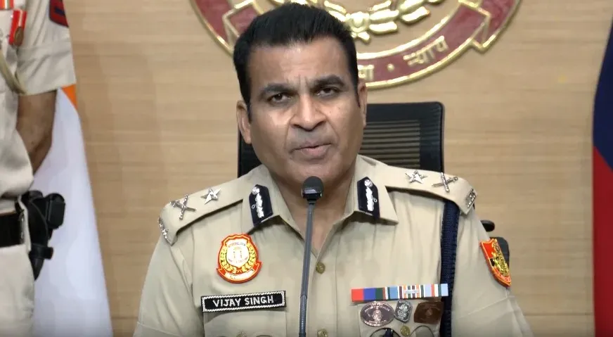 नीरज बवाना गैंग का कुख्यात बदमाश 'सविंदर उर्फ बाबा' दिल्ली मुठभेड़ में गिरफ्तार, पिस्तौल बरामद