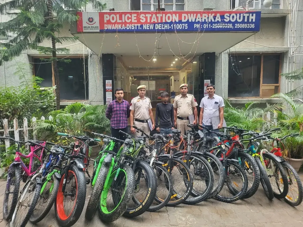 Did Delhi Police Successfully Capture a Bicycle Thief and Recover 16 Stolen Bicycles?