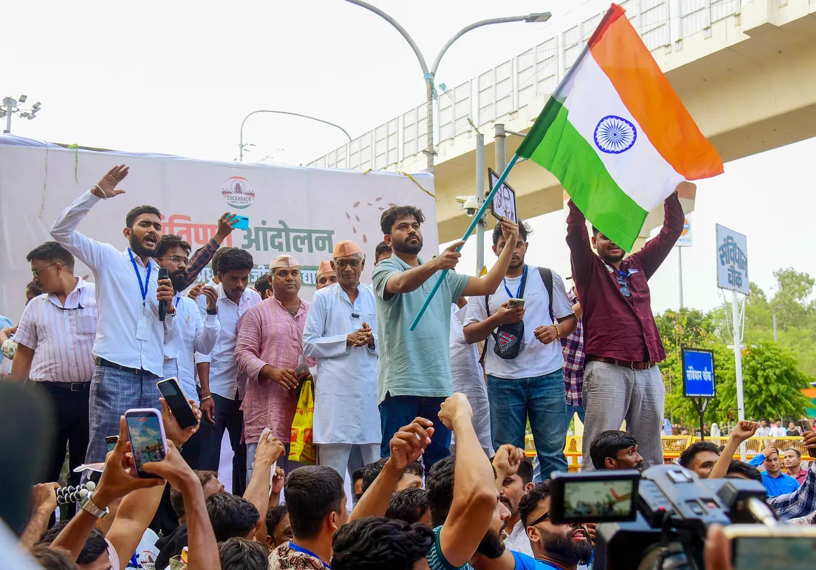 Delhi Police lathi-charge on student marchers sparks NEET-UG protest row