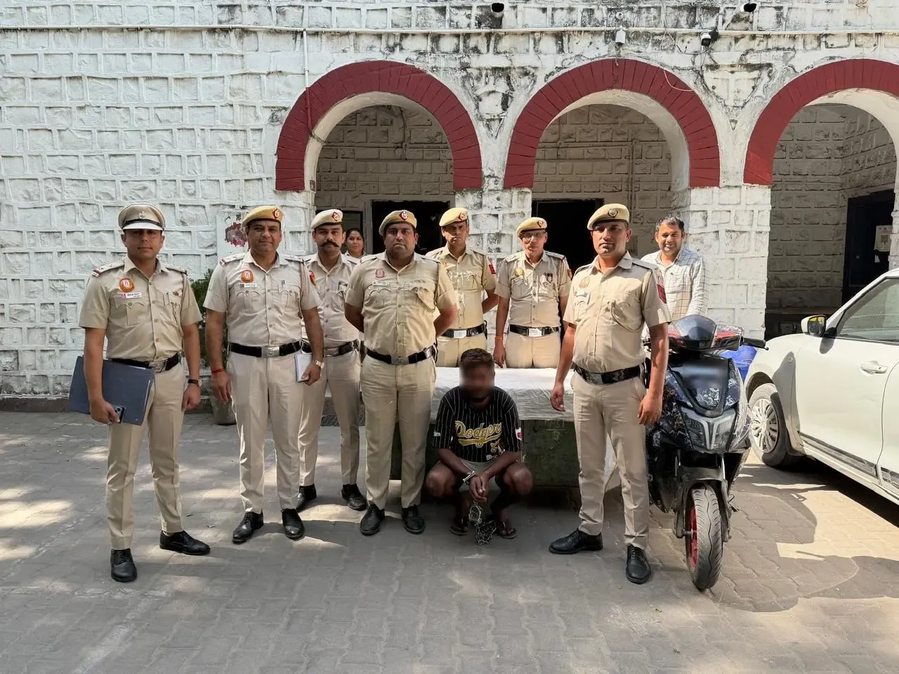 Delhi Police Successfully Dismantle 'Thak-Thak' Gang, One Arrested and Stolen Valuables Recovered