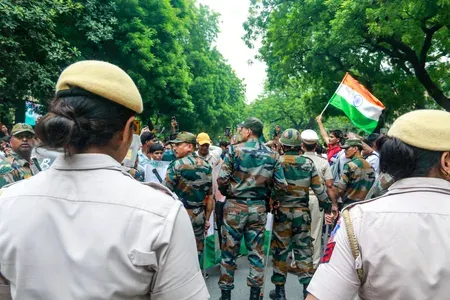 Delhi Police denies detention claim over food taken to Jantar Mantar