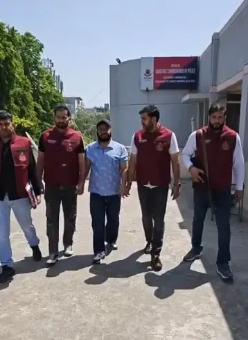 Delhi Police Arrests Member of International Arms Smuggling Ring, Seizes Advanced Weaponry