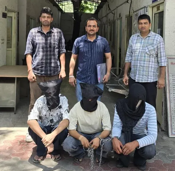 दिल्ली पुलिस का साइबर फ्रॉड नेटवर्क पर शिकंजा: पेटीएम कर्मचारी बनकर ठगी करने वाले 3 गिरफ्तार