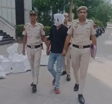 दिल्ली पुलिस ने अवैध शराब तस्करी का बड़ा रैकेट पकड़ा, एक गिरफ्तार