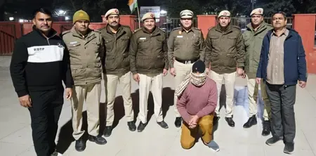 दिल्ली पुलिस ने फर्जी दस्तावेजों से वाहन बेचने वाले गिरोह को किया बेनकाब, फरार आरोपी गिरफ्तार