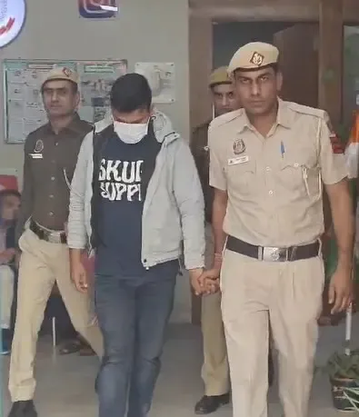 क्या दिल्ली पुलिस ने इंटरस्टेट साइबर फ्रॉड सिंडिकेट का भंडाफोड़ किया, 3 गिरफ्तार?