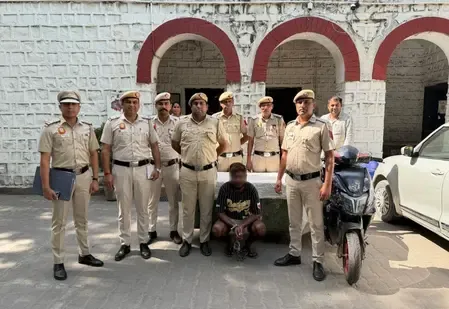 दिल्ली पुलिस ने ठगी करने वाले गैंग का किया पर्दाफाश, चोरी का पूरा सामान बरामद