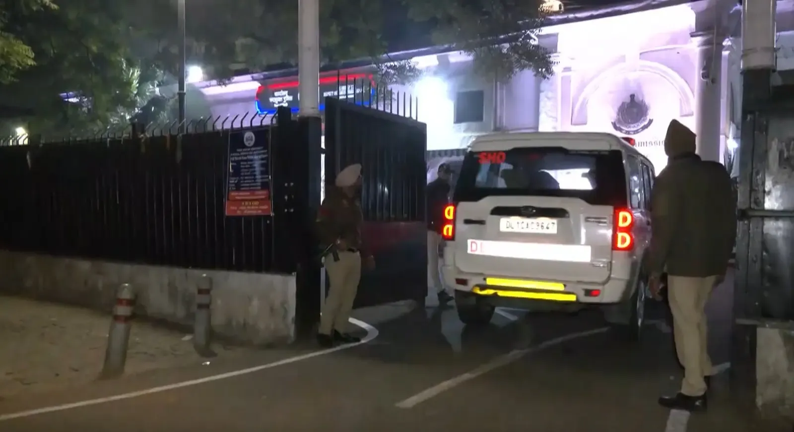 क्या दिल्ली प्रदूषण के खिलाफ प्रदर्शन में पुलिस पर मिर्ची स्प्रे से हमला हुआ?