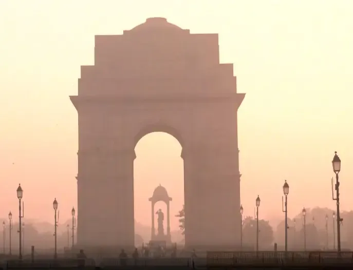 What’s causing Delhi’s poor AQI? IMD forecasts clear skies and shallow fog