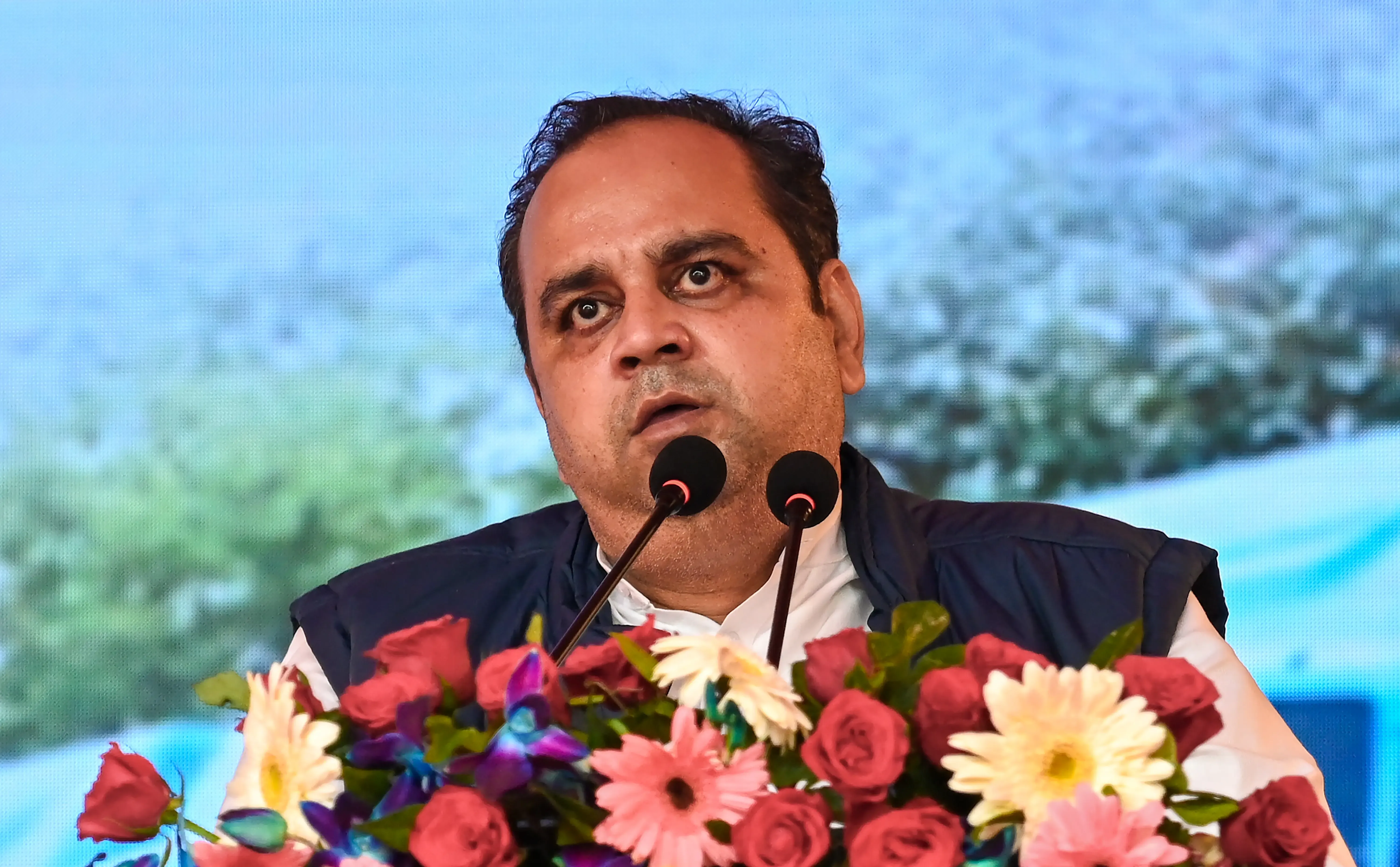 दिल्ली सरकार 20 नई जेरियाट्रिक एम्बुलेंस लॉन्च करने जा रही है: स्वास्थ्य मंत्री पंकज सिंह