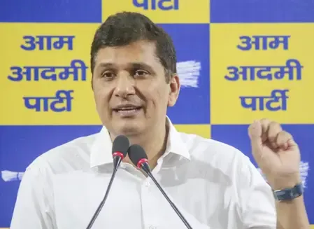 दिल्ली सरकार ने एक्यूआई डाटा सही नहीं बताया : सौरभ भारद्वाज