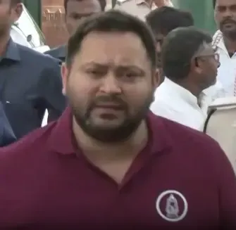 दिल्ली के दबाव में सीएम पद छोड़ने को मजबूर नीतीश कुमार: तेजस्वी यादव