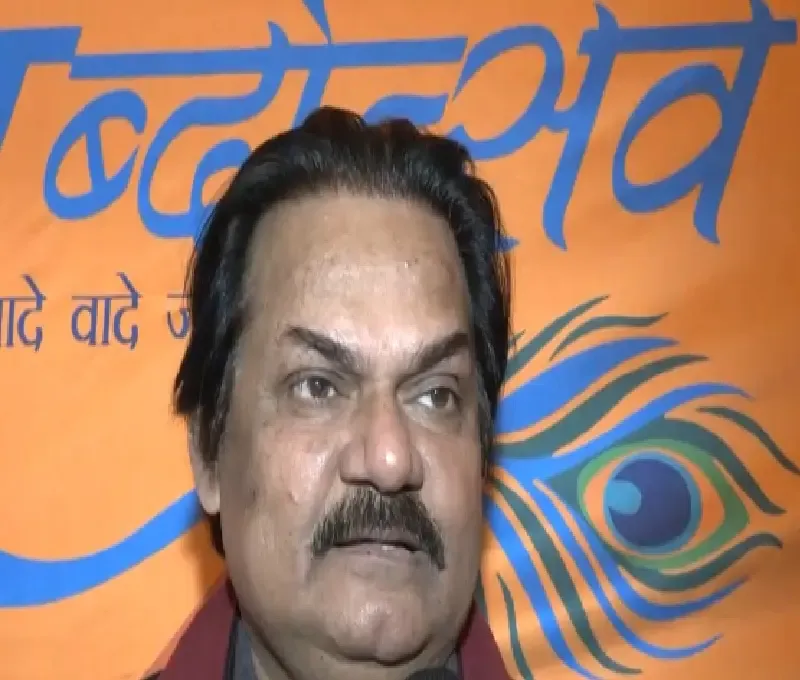 क्या <b>दिल्ली शब्दोत्सव 2026</b> में अखिलेंद्र मिश्रा ने हिंदी सिनेमा के लेखकों को सलाह दी?