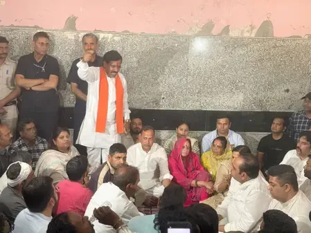 Delhi Ministers Extend Support to Family of Holi Murder Victim