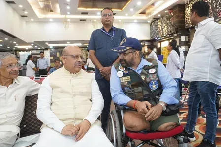 Kargil Vijay Diwas: Delhi Speaker Vijender Gupta honours martyrs at Rohini blood camp