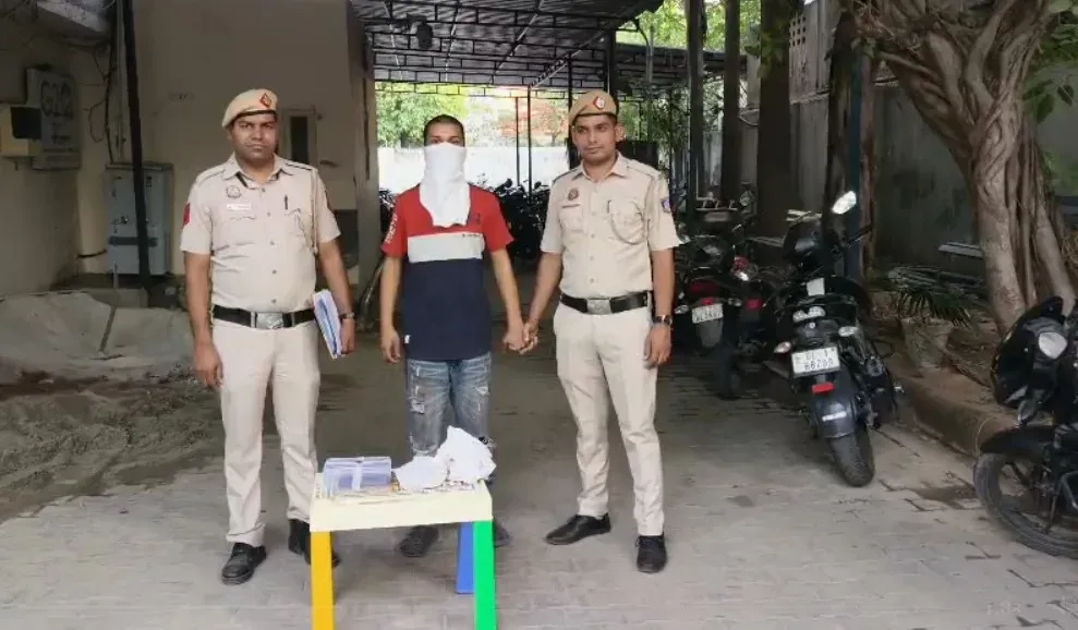 Sanjay Lake robbery: Delhi Police arrest 20-year-old, juvenile in Pandav Nagar case
