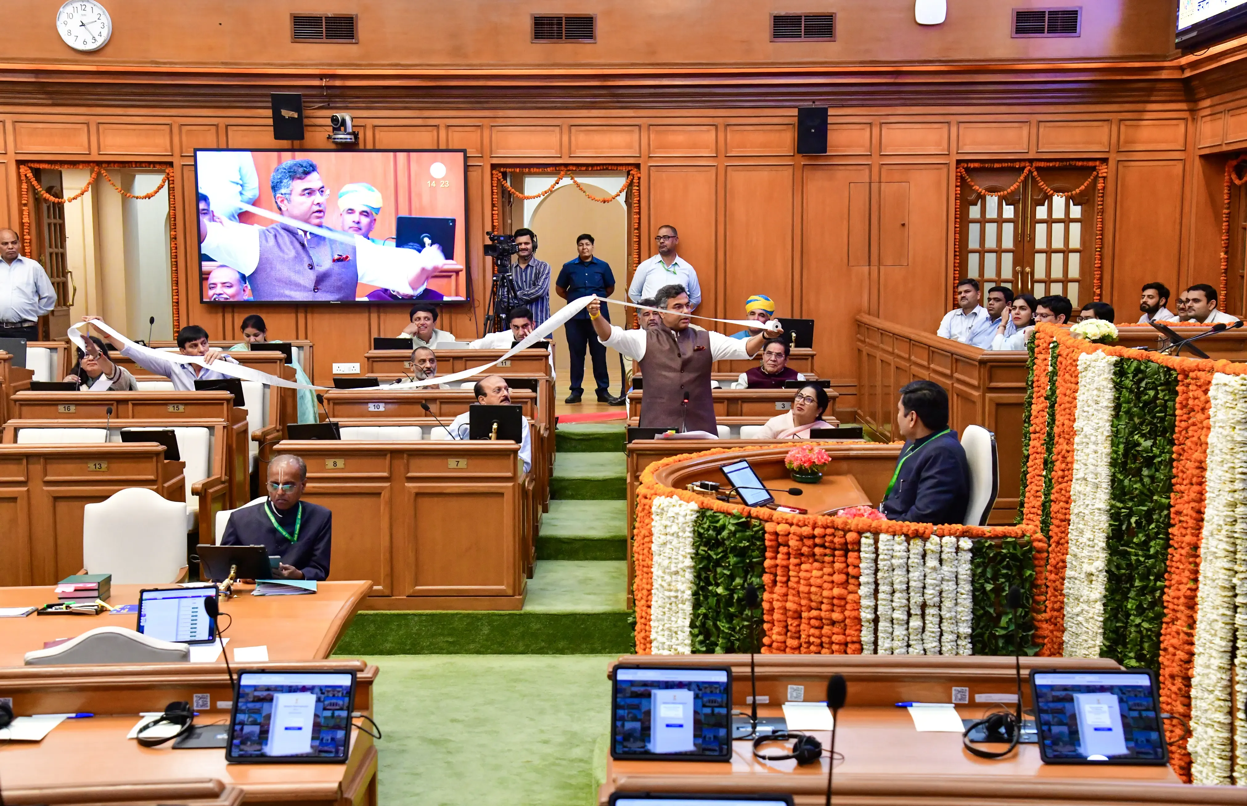 दिल्ली विधानसभा को मिली बम से उड़ाने की धमकी, अध्यक्ष ने विपक्ष की गैरहाजिरी पर साधा निशाना