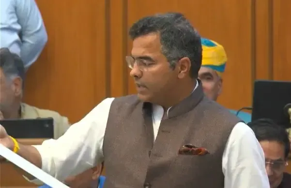 दिल्ली विधानसभा में प्रवेश वर्मा का आरोप, 'शीशमहल' में हुए महंगे खर्चों का खुलासा