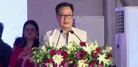 दिल्ली : 'विकसित भारत के रंग, कला के संग' कार्यक्रम में दिखी युवाओं की कला प्रतिभा, किरेन रिजिजू और रेखा गुप्ता ने की सराहना