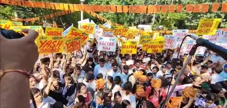 दिल्ली विश्वविद्यालय: छात्र हितों के लिए एबीवीपी ने निकाली गर्जना रैली