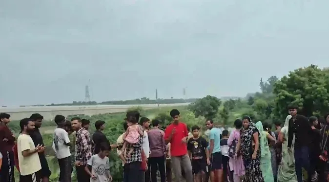 Delhi youth swept away in Sarita Vihar drain; search ops continue