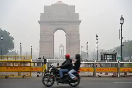 Has Delhi’s Air Quality Improved to ‘Moderate’ with AQI Dropping to 183?