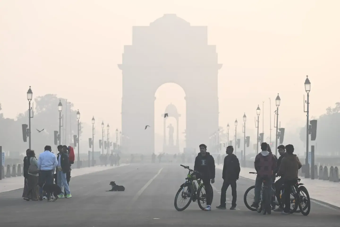 Is Delhi's Air Quality Still in the 'Very Poor' Category Amidst Cold Wave Conditions?