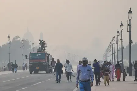 Is Delhi’s Air Quality Still Poor? IMD Issues Yellow Alert for Fog
