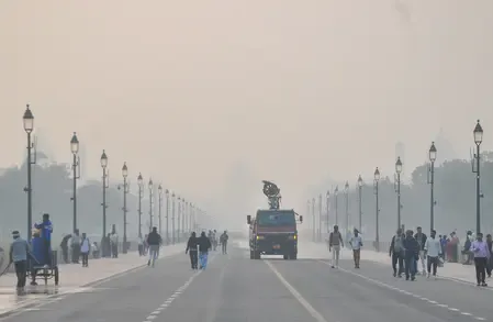 Concerns Grow as Delhi's Air Quality Remains Poor Amidst Warm February Weather