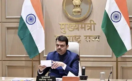 Maha CM Stresses on Transparency and Efficiency in Government Operations