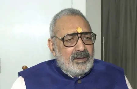 राहुल गांधी परिवारवाद की राजनीति के प्रतीक: गिरिराज सिंह का हमला, मानसून सत्र पर विपक्ष से सहयोग की अपील