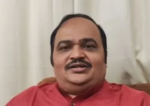 रांची छात्र प्रदर्शन पर आनंद दुबे का निशाना: 'देश को तिलचट्टे नहीं, तितलियाँ चाहिए'