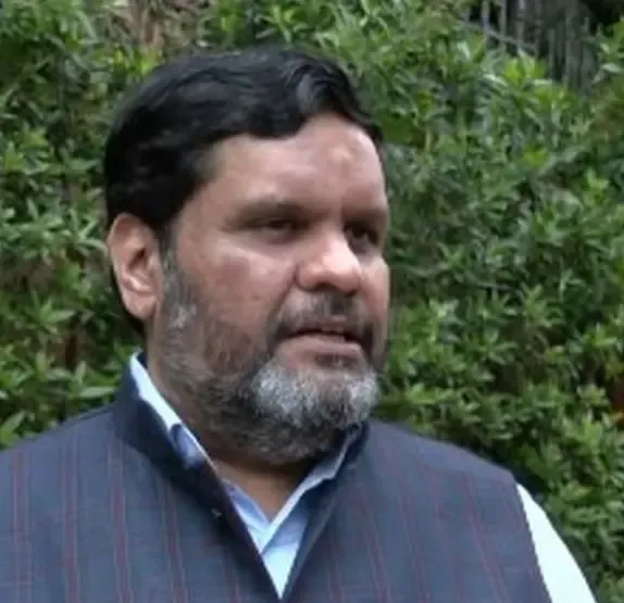 भारत में कच्चे तेल की भरपूर उपलब्धता, सामान्य पेट्रोल की कीमतें स्थिर: गौरव वल्लभ