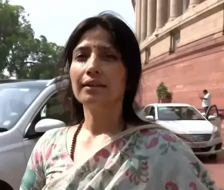 डिंपल यादव का बयान: नक्सलवाद समाप्ति एक सकारात्मक कदम, पर जड़ों पर ध्यान जरूरी