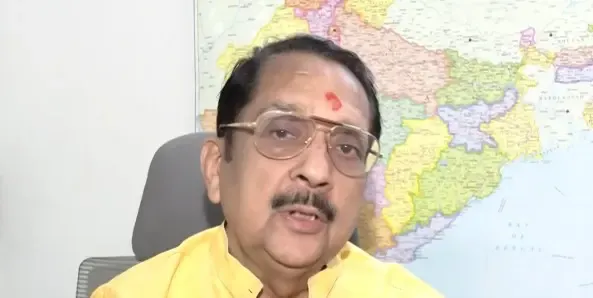 क्या सपा सांसद सनातन पांडे को गिरफ्तार किया जाना चाहिए देश-विरोधी बयान के लिए?: राज के पुरोहित