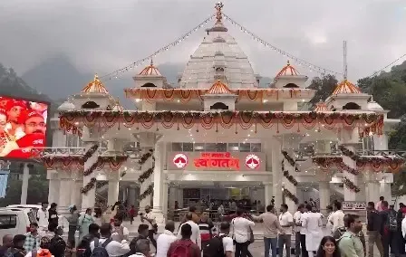 Shardiya Navratri 2026: Devotees pack temples nationwide on Day 1