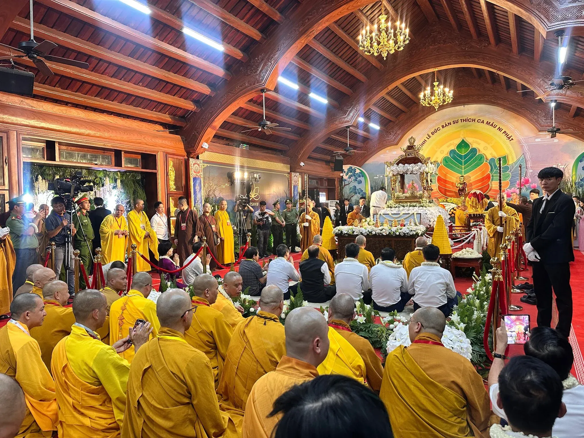 How has PM Modi highlighted the significance of Lord Buddha's relics in Vietnam?