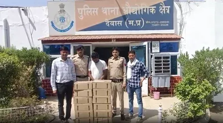 देवास में अवैध शराब तस्करी: इंदौर से आ रही 14 पेटी शराब जब्त, आरोपी श्याम योगी गिरफ्तार