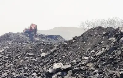 धनबाद में अवैध कोयला खनन, केसरगढ़ में चाल धंसने से 10 से ज्यादा की मौत की आशंका
